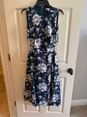 Sleeveless Navy Floral Midi Dress with White Bloom Print